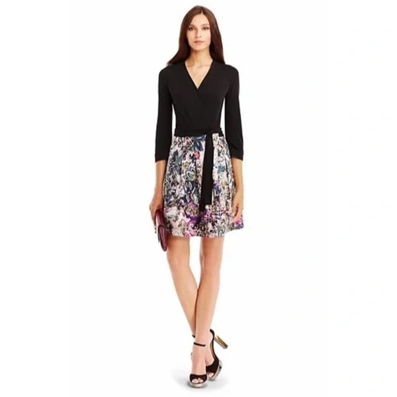 Diane Von Furstenberg Jewel Wrap Dress 2 Black Floral Pleated Silk Combo Classic